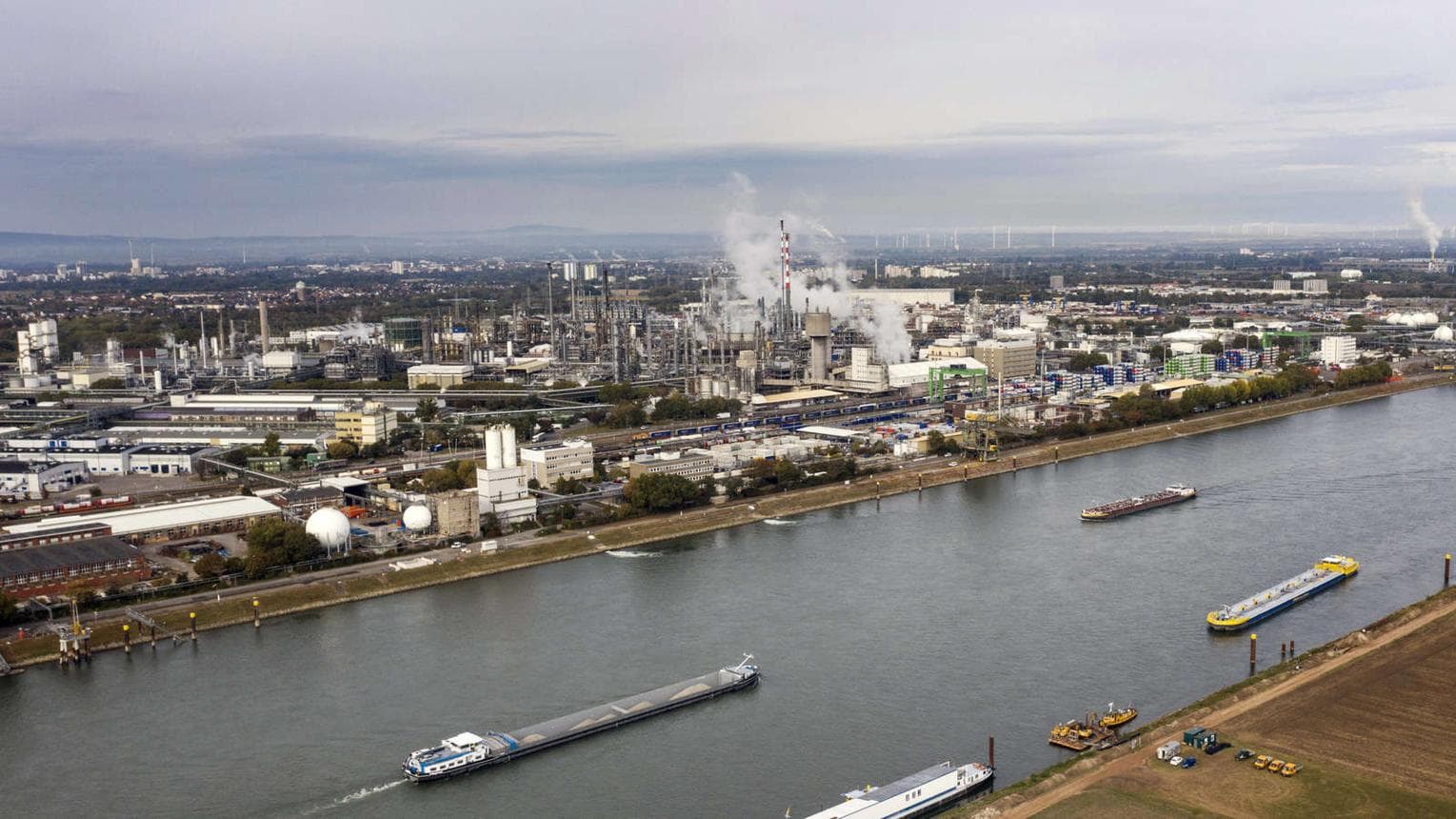 Chemical regulators edge toward a Europe-wide limit on PFAS Chemical regulators edge toward a Europe-wide limit on PFAS