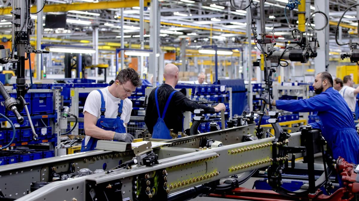 Factory Output Slips Again as Europe’s Recovery Loses Steam