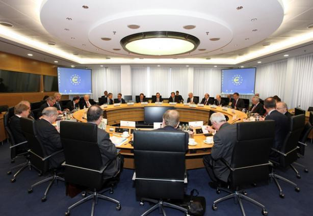 Lagarde Keeps Interest Rates on Hold as Warnings Sharpen