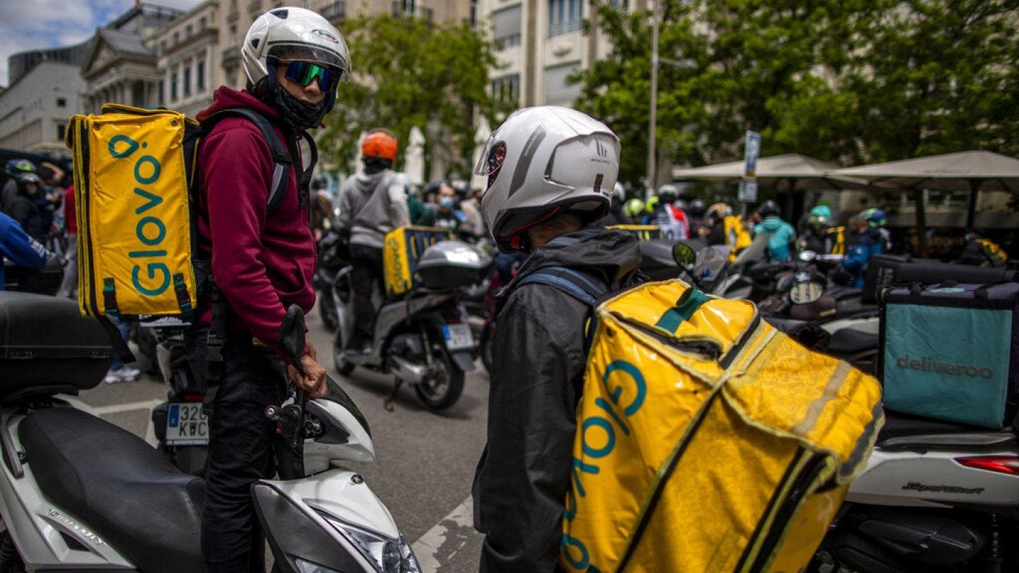 Platform Workers Await New Rights as December Deadline Nears Platform Workers Await New Rights as December Deadline Nears