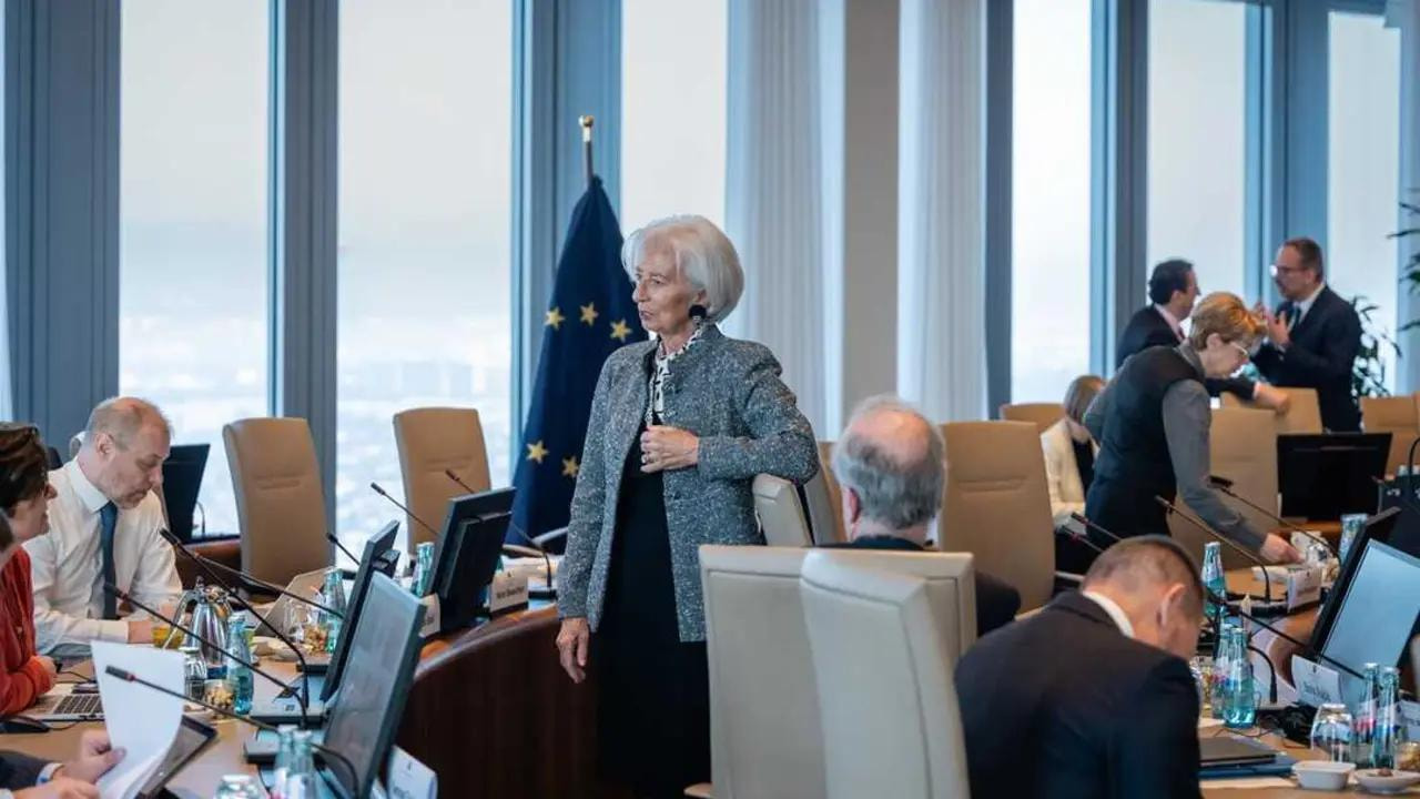 Energy Costs Push Eurozone Inflation Back Up to 2.9 Percent Energy Costs Push Eurozone Inflation Back Up to 2.9 Percent