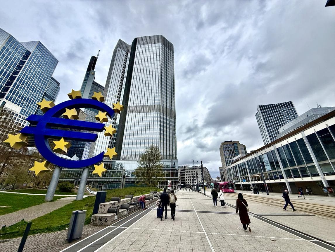 Eurozone Growth Doubles Its Pace in a Spring Rebound Eurozone Growth Doubles Its Pace in a Spring Rebound