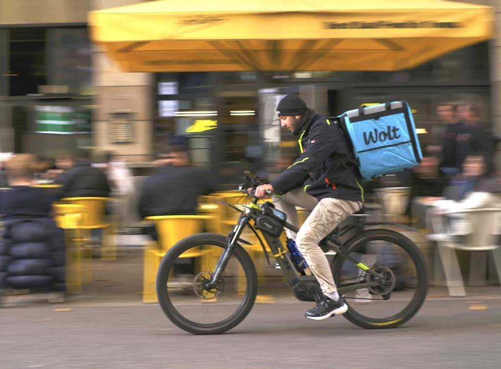 Platform Couriers Edge Closer to Full Employee Rights in Germany
