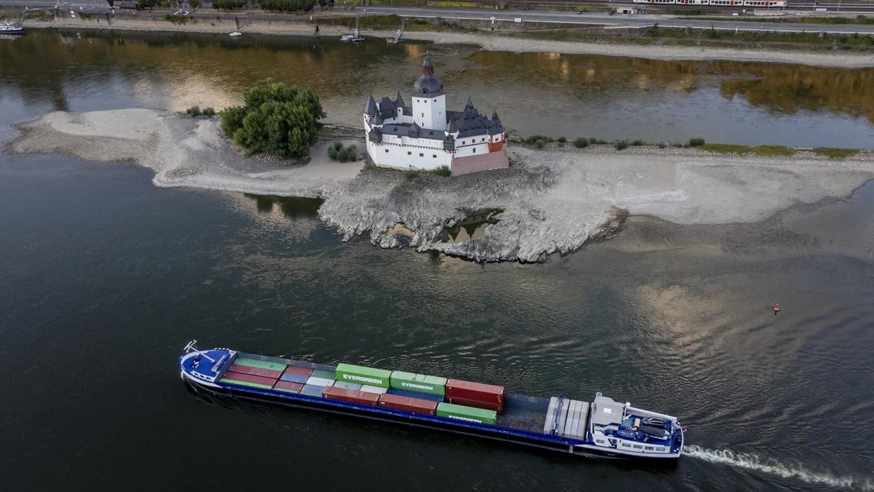 Shrinking Rhine Chokes the Freight Backbone of German Trade Shrinking Rhine Chokes the Freight Backbone of German Trade