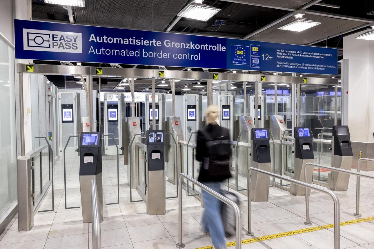 Summer Queues Force Members to Ease New Biometric Border Checks Summer Queues Force Members to Ease New Biometric Border Checks