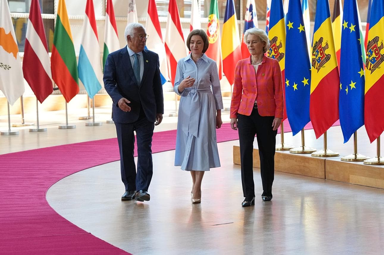 Hungary Blocks Two Accession Clusters and Ireland Will Not Split Them