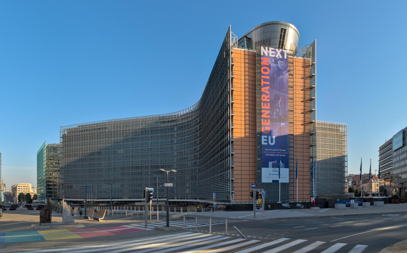 Investors Bid 152 Billion for 11 Billion of EU-Bonds