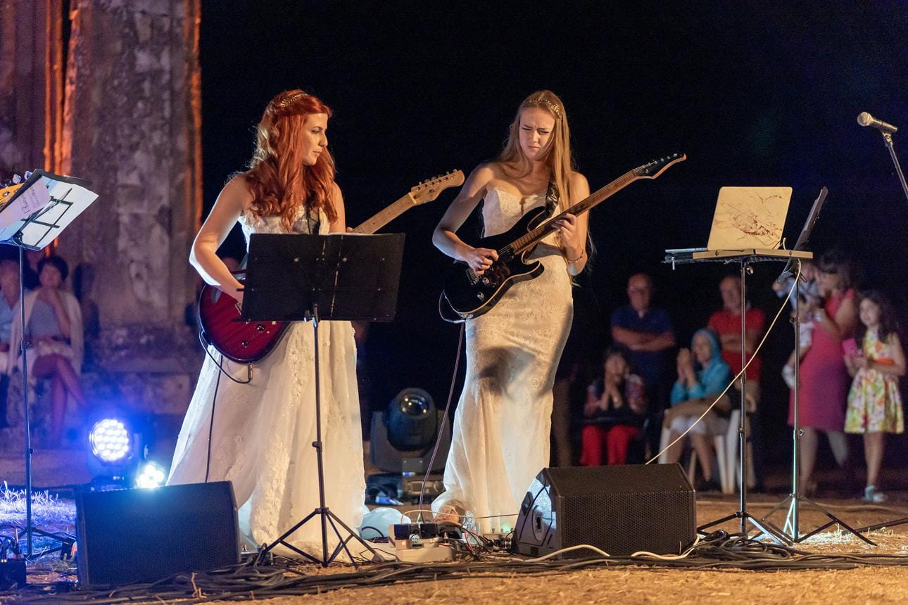 Musicians and Painters Still Wait on a Charter With No Legal Force