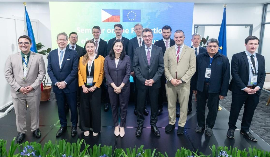 EU Philippines Security Dialogue Puts Maritime Law Before Money